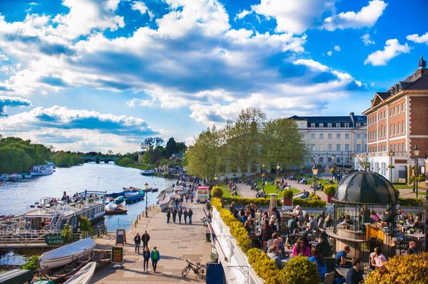 Sunny Weather ©Shutterstock /pcruciatti Sunny weather in Richmond Upon Thames near London