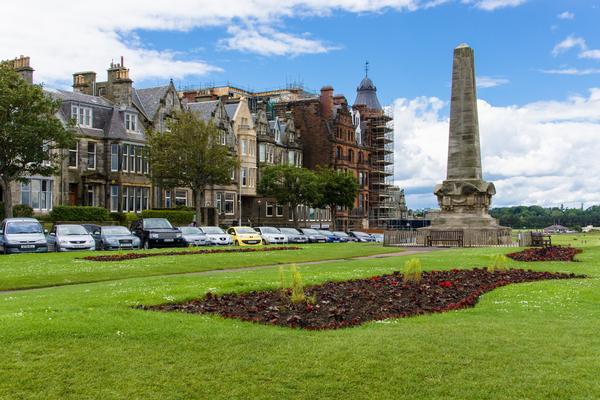 Martyrs Monument ©Shutterstock /MyPhoto The Martyrs Monument in St Andrews, Scotland