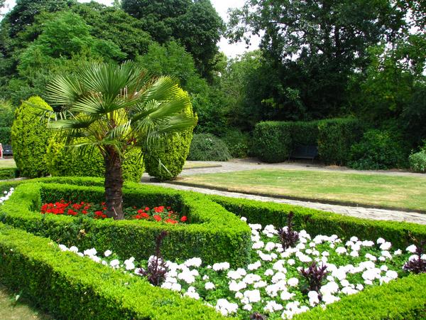 Gardens, Victoria Park - Community Walk