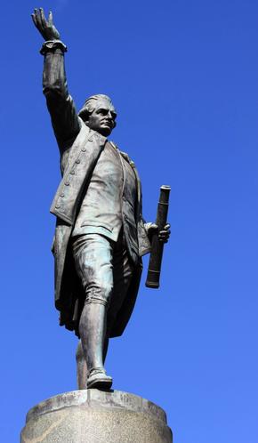 Statue of Captain Cook in Sydney