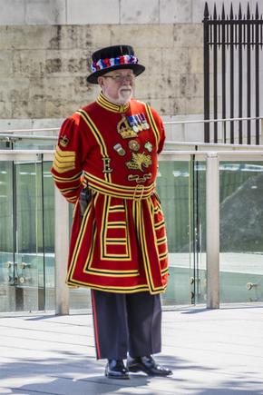 Yeomen Warder (Beefeater) in Tudor State Dress