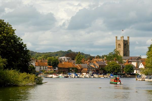 picturesque henley-on-thames in england