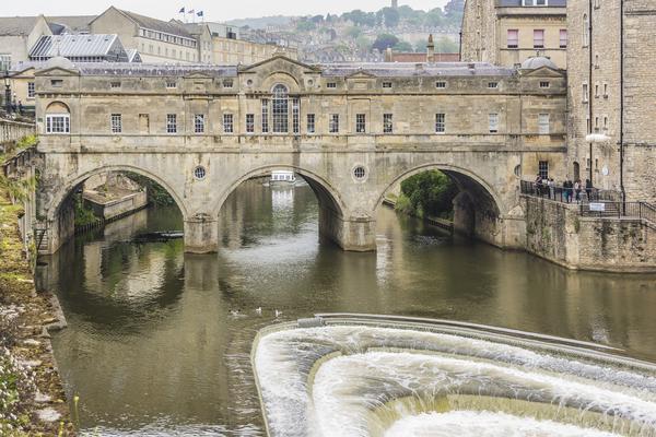 Pulteney Bridge, Bath ©Shutterstock / Kiev.Victor Palladian Pulteney Bridge crossing the River Avon in Bath