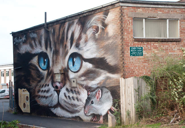 Cat Mural at the side of the Grand Union Canal
