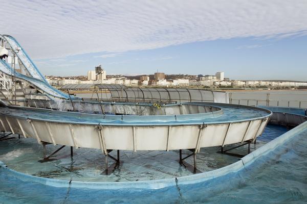 © Shutterstock / Ratikova Water slide at Brighton Pier on a sunny day.