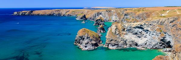 Carnewas Cliffs and Bedruthan Steps on a sunny day