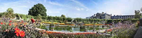 Panorama, inlcuding water feature, of the Kensington Palace gardens