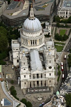 © Shutterstock / Neil Mitchell Aerial View of St Paul's Cathedral, London