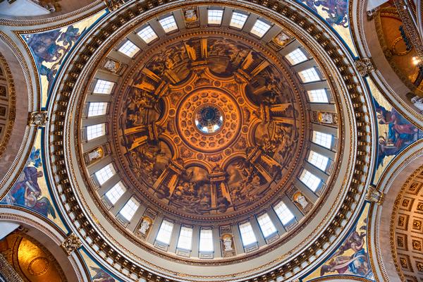 Interior ©Shutterstock / Luciano Mortula Interior of the St paul's cathedral, London, UK