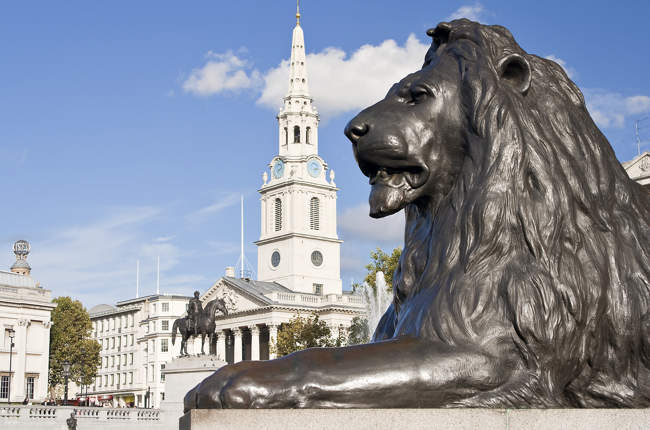 Statue of a lion in Trafalgar Square