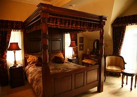 Tudor king-size four poster