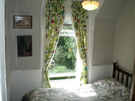 Swallow single bed room