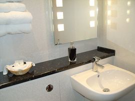 en-suite shower room