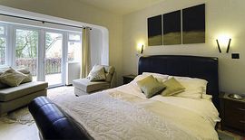 Large guest room suitable for a family