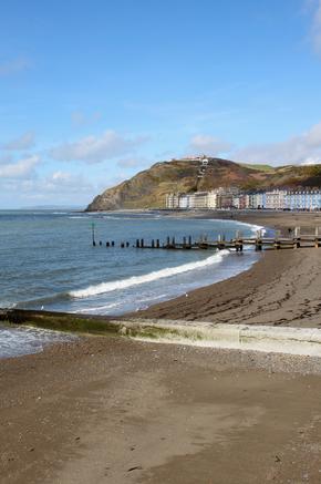 Aberystwyth North Beach © Shutterstock / Stephen Rees Aberystwyth North Beach