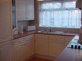 Fully equipped kitchen with all mod cons