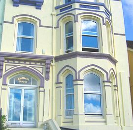 Endfield House - Private Entrance to Endfield House