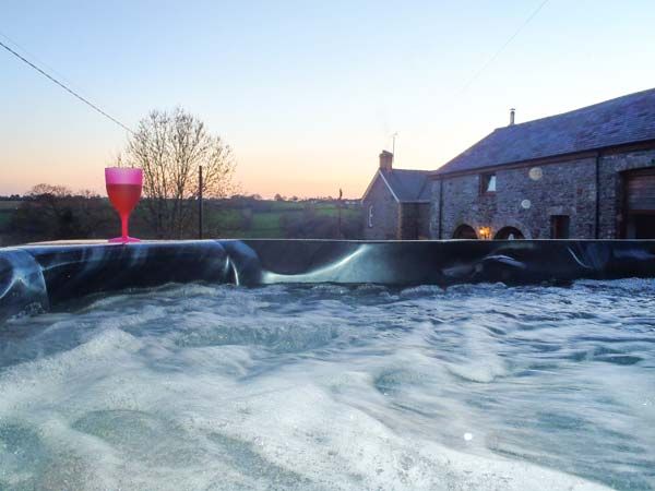 Millers Cottage Hot Tub