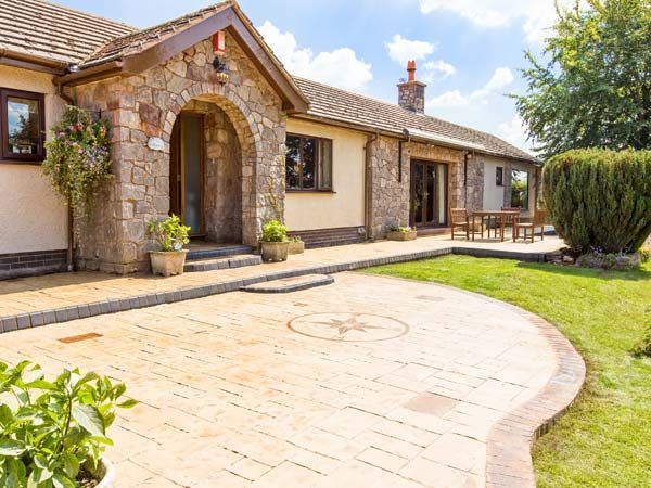 Brookway Lodge Exterior