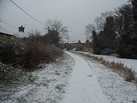Towpath of the Basingstoke Canal, Ash Vale &copy; D Searle