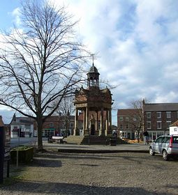 St.James Square &copy; Barry Schofield