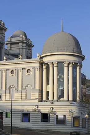 Thedome-towered Alhambra Theatre, Bradford