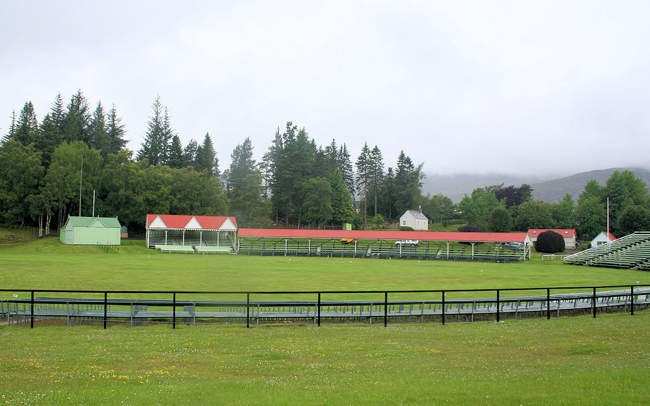 Ian McLeish www.images-scotland.com View of Braemar Ian McLeish www.images-scotland.com