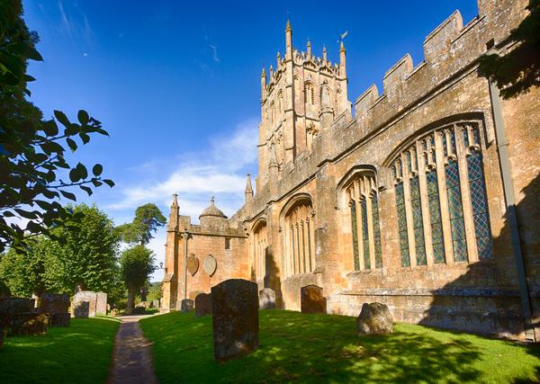 St James Church and graveyard in old Cotswold town of Chipping Campden