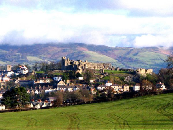 Panorama of Denbigh Castle