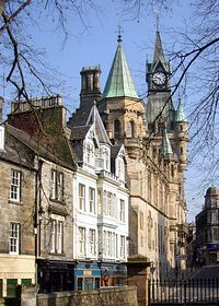 Maygate, Town Centre &copy; David Dunn