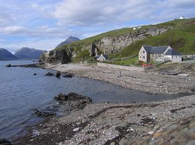 Shoreline at Elgol. May 2007. &copy; Joanne Brockman