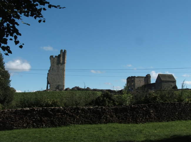 Helmsley Castle &copy; Anne Zanotti