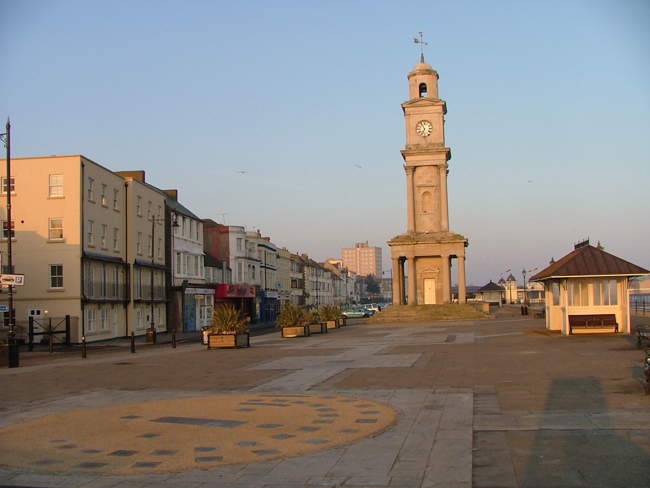 Herne Bay, waterfront, early morning, April © Andrew Nash Herne Bay, waterfront, early morning, April - © Andrew Nash