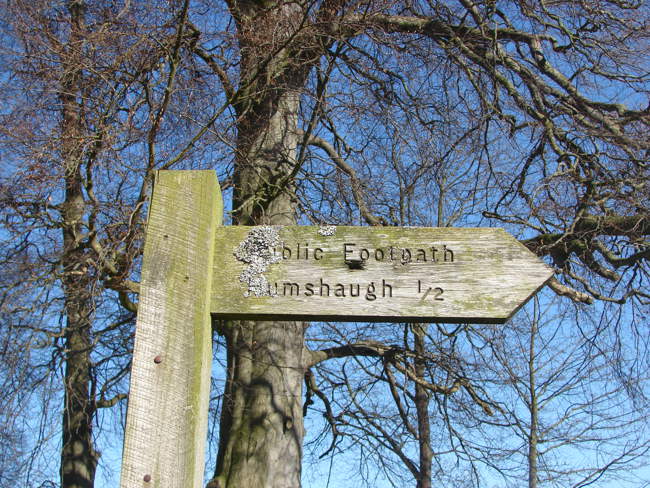 Footpath sign &copy; Andrew Clarkson