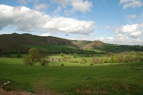 Thorpe Cloud &copy; Steve Rhodes
