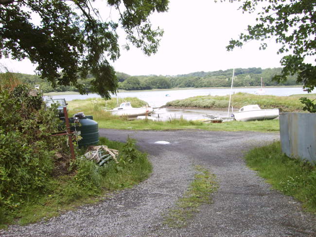 Approaching the slipway at Landshipping &copy; Sarah Hoss