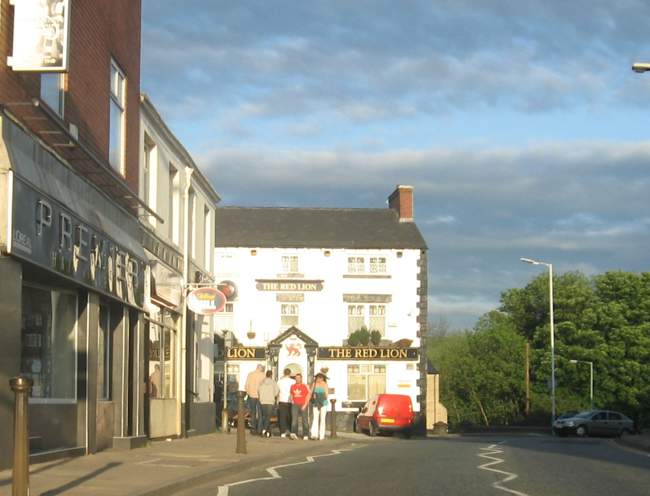 High St., Lees, Oldham &copy; Anne Rodgers 