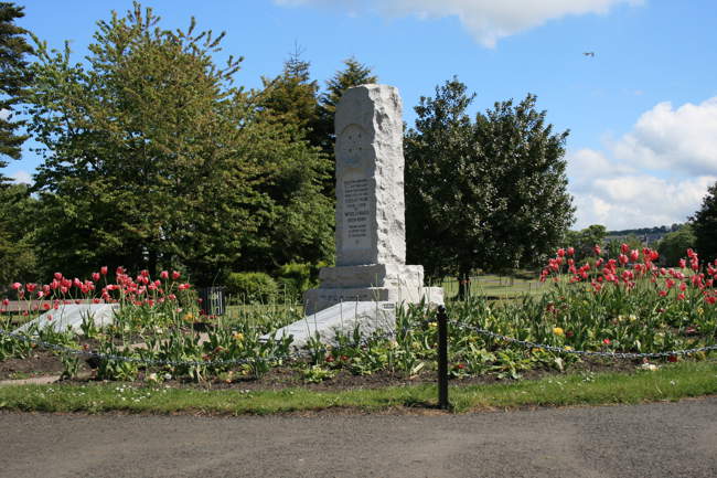 War Memorial © Robert Mclaren War Memorial Newtongrange Park © Robert Mclaren