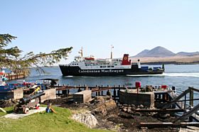 Ferry approaching Port Askaig Pier &copy; Hugh McDowall