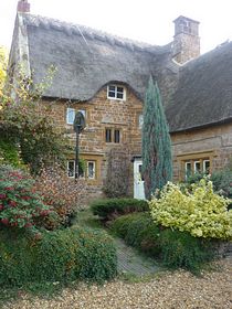 Cottage in Priors Marston &copy; Lynne Marshall