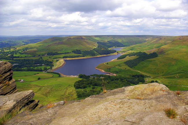 Rocks overlooking Dovestone Reservoir