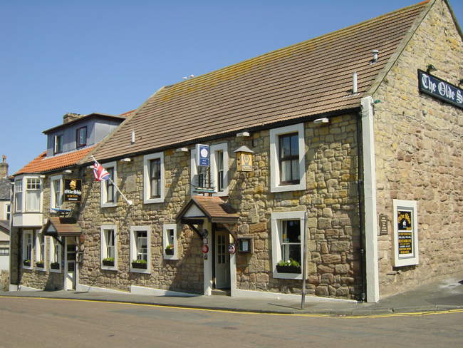 Olde Ship Public House &copy; Michael Costigan