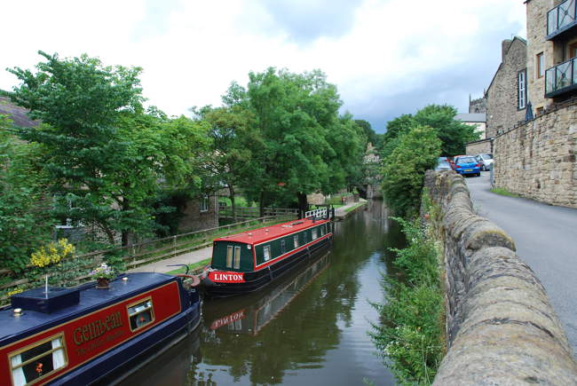 Canal Barges. &copy; Mr Philip Moon ( Hkt,B )