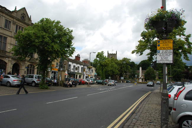 Skipton High St Looking towards the Church. &copy; Mr Philip Moon ( Hkt,B )