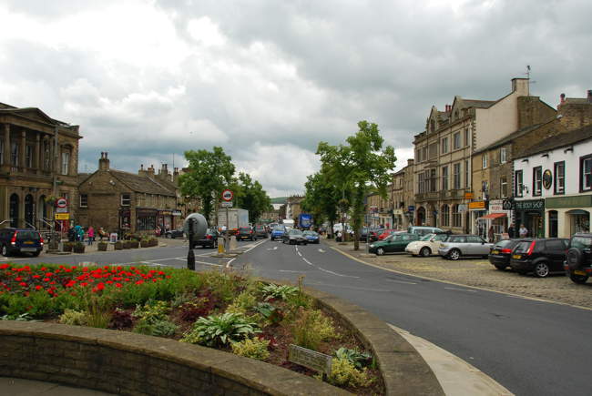 Looking down the High St from the War Memorial. &copy; Mr Philip Moon ( Hkt,B )