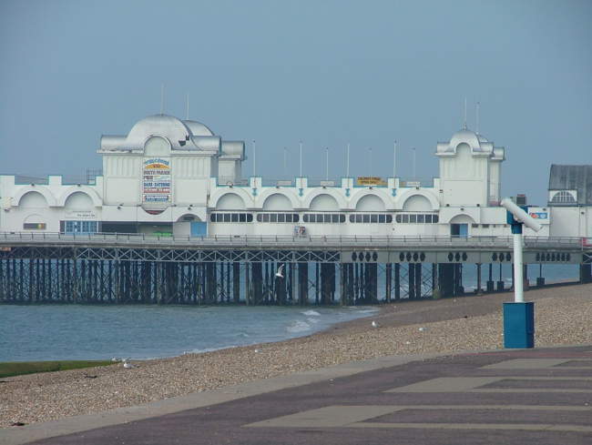South Parade Pier &copy; Ray Hall