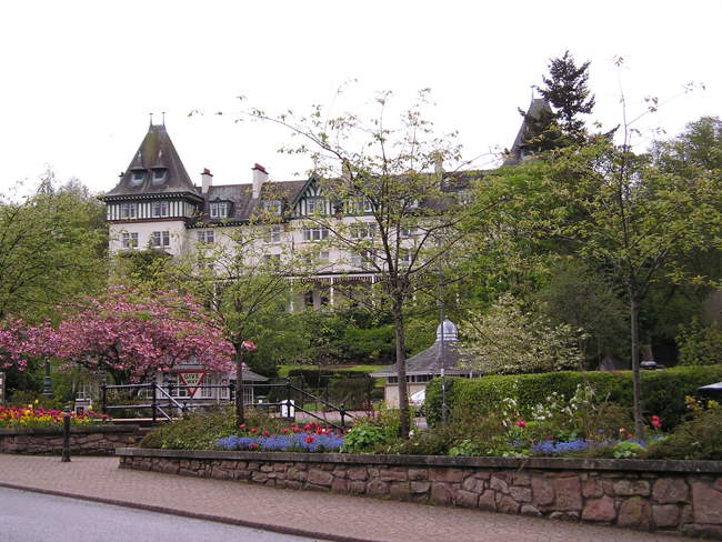 Strathpeffer &copy; Russ & Sue Stahr 