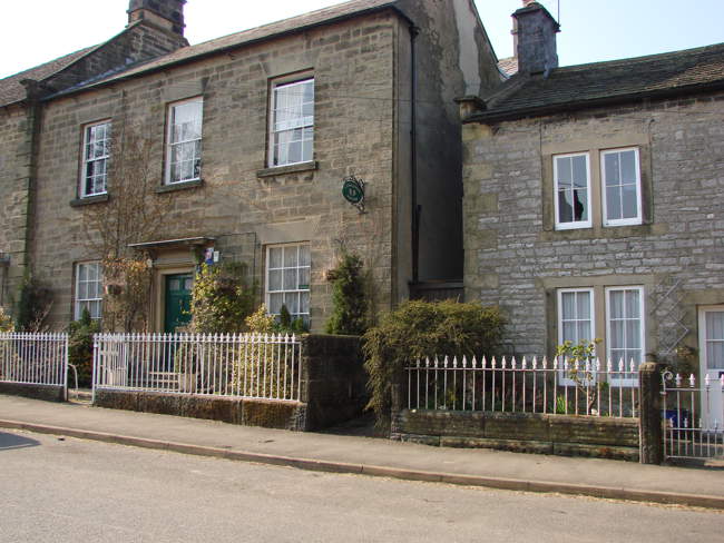 Youlgreave houses &copy; Jeffrey Darlington